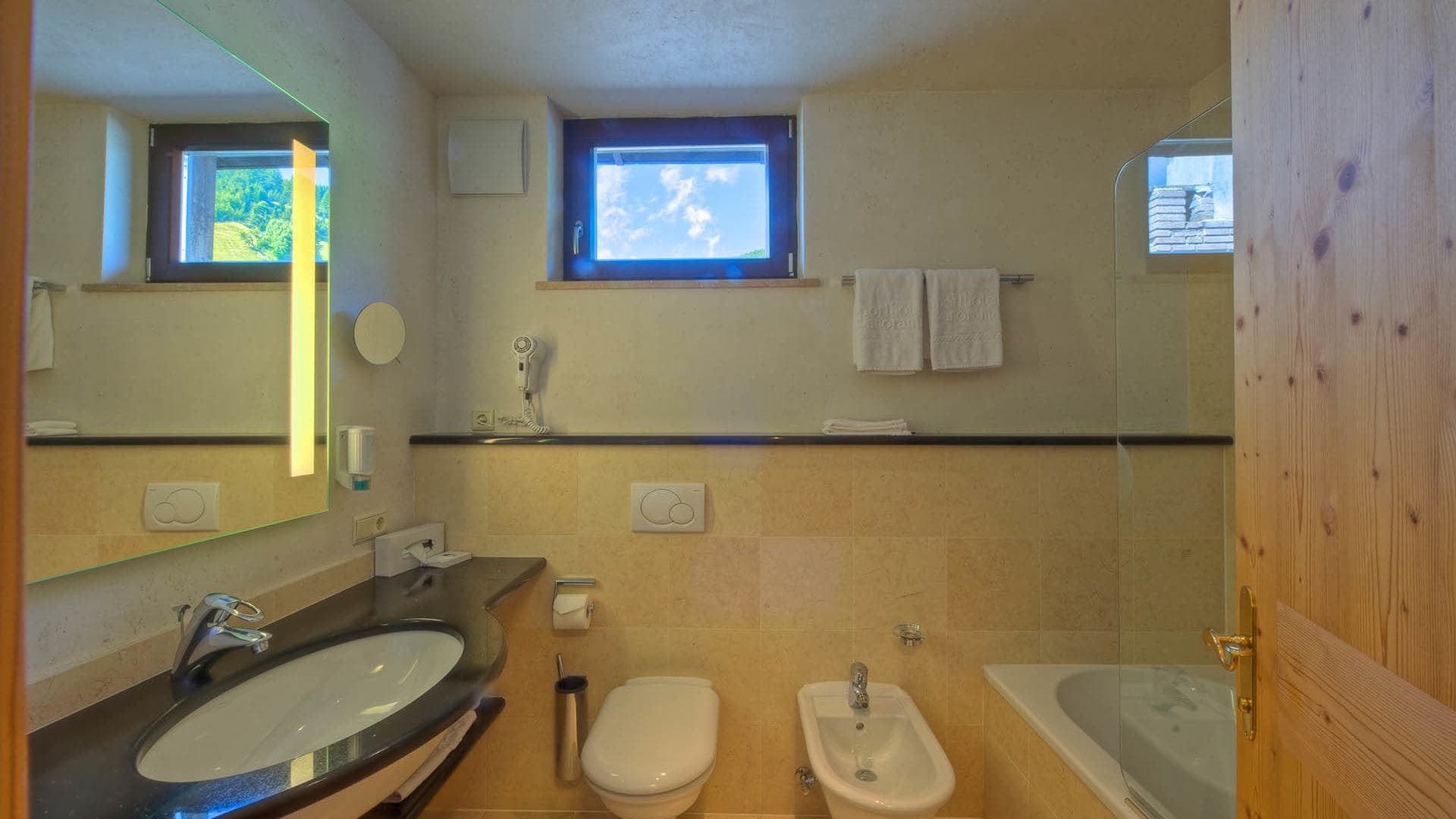 Doppelbettzimmer im Hotel mit "Col Alto Blick" - Bild 8