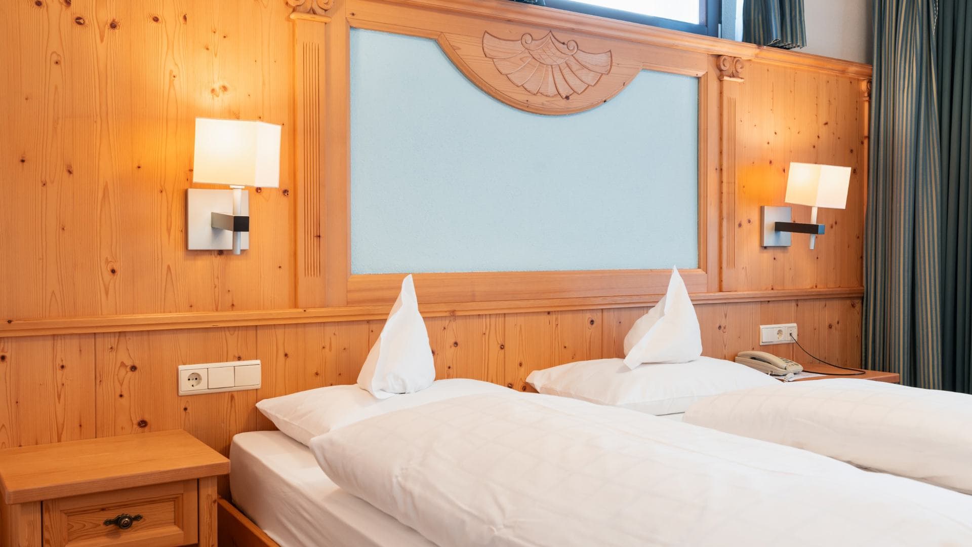 Doppelbettzimmer im Hotel mit "Col Alto Blick" - Bild 4