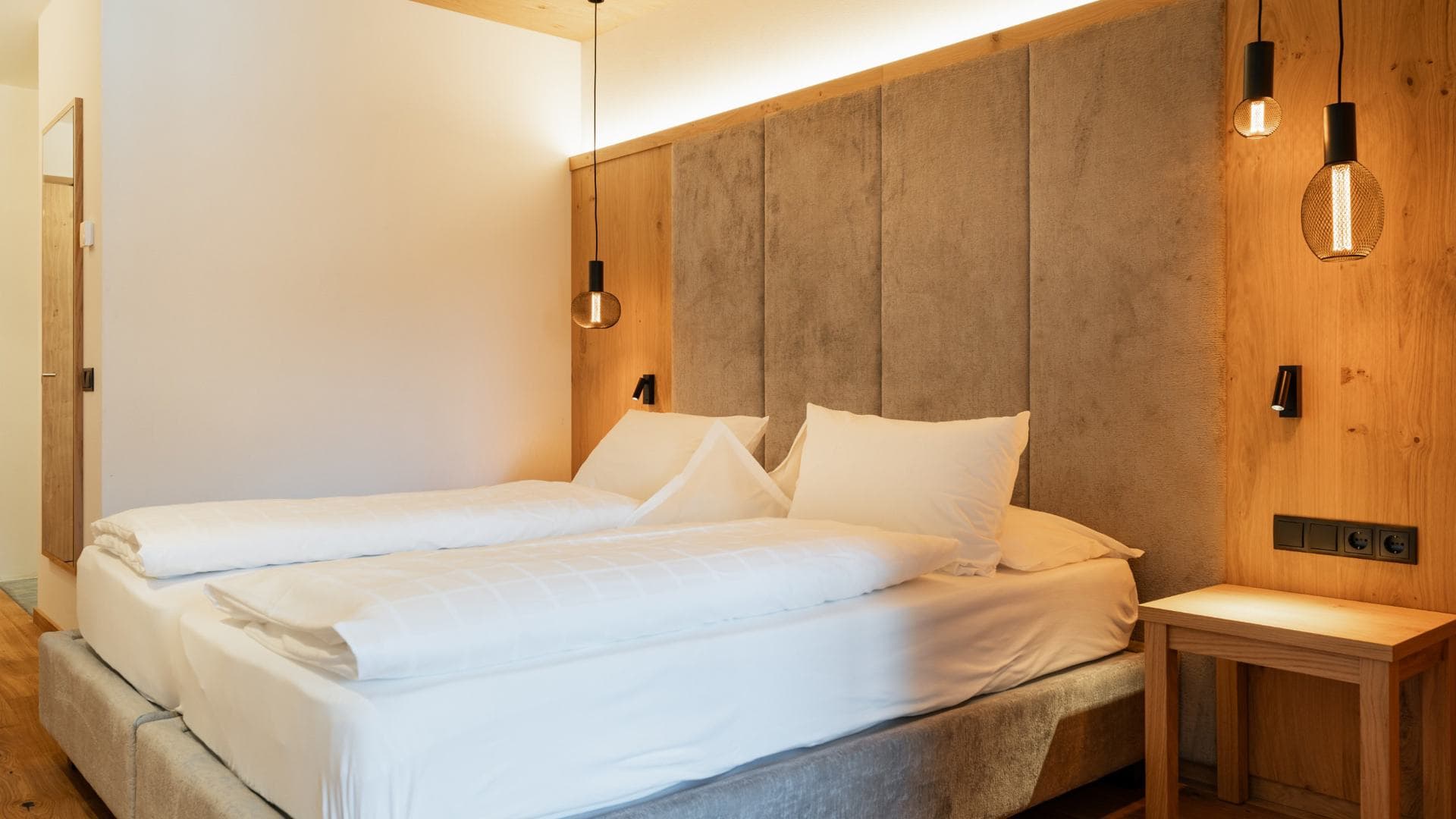 Doppelzimmer im Hotel "Deluxe Panorama" - Bild 8