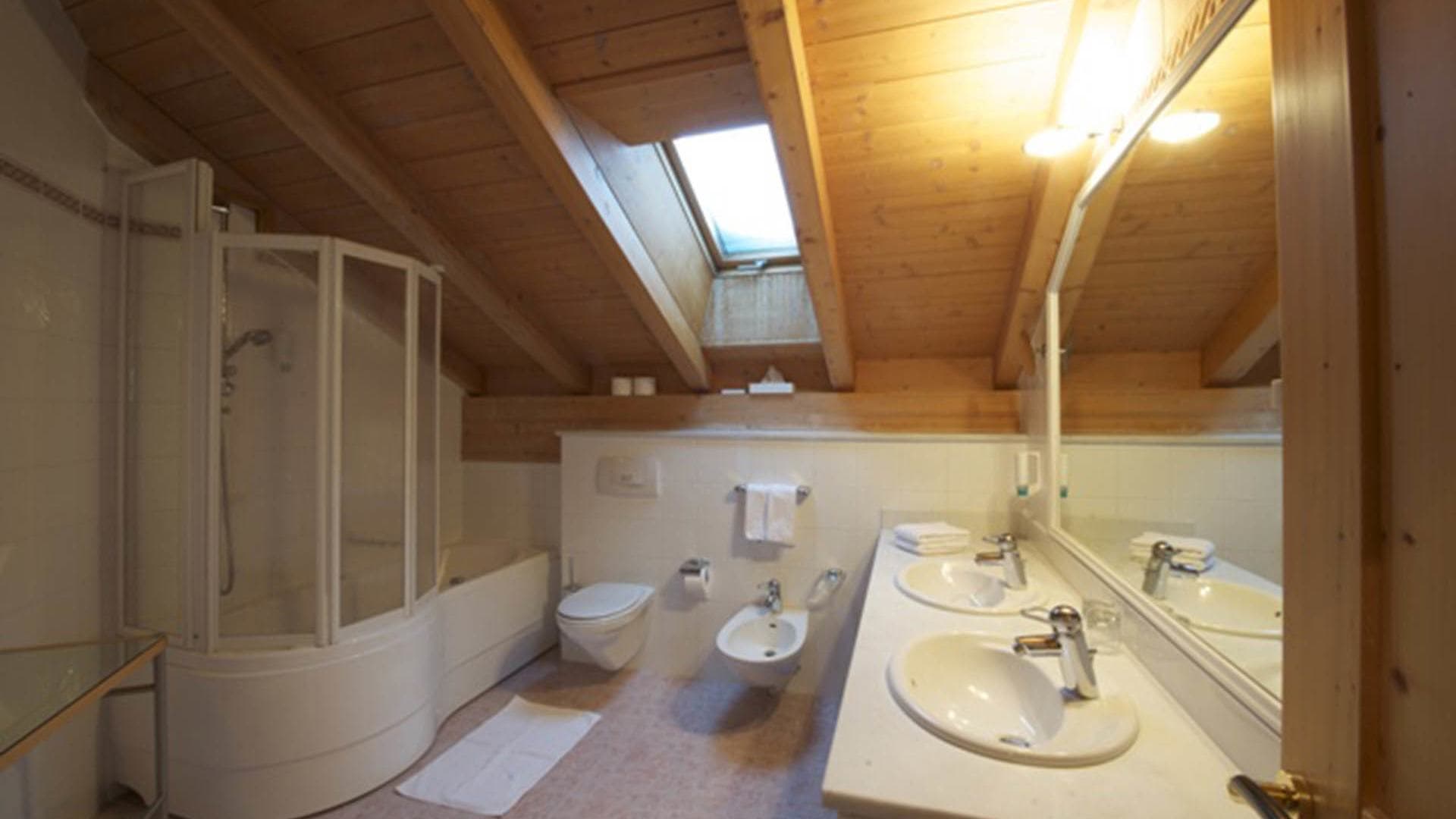 Doppelbettzimmer Interski "Sassongher Blick" - Bild 2